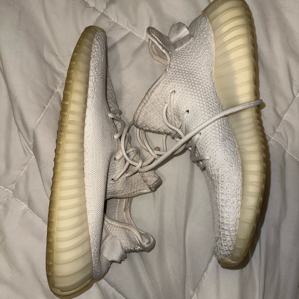 YEEZY ADIDAS 350 V2 IN TRIPLE WHITE
